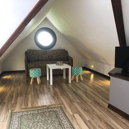 チョルシュティン Gosciniec Pod Smrekami Bed & Breakfast エクステリア 写真