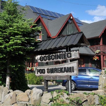 チョルシュティン Gosciniec Pod Smrekami Bed & Breakfast エクステリア 写真