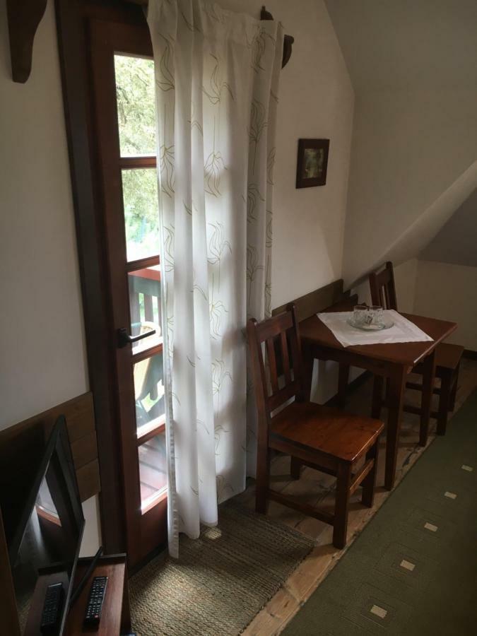 チョルシュティン Gosciniec Pod Smrekami Bed & Breakfast エクステリア 写真