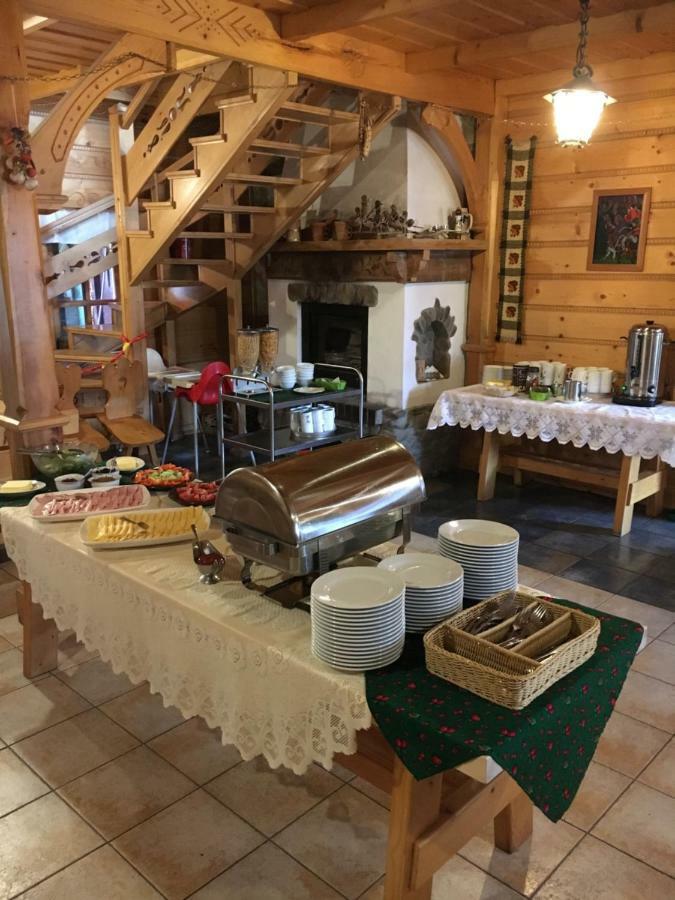 チョルシュティン Gosciniec Pod Smrekami Bed & Breakfast エクステリア 写真