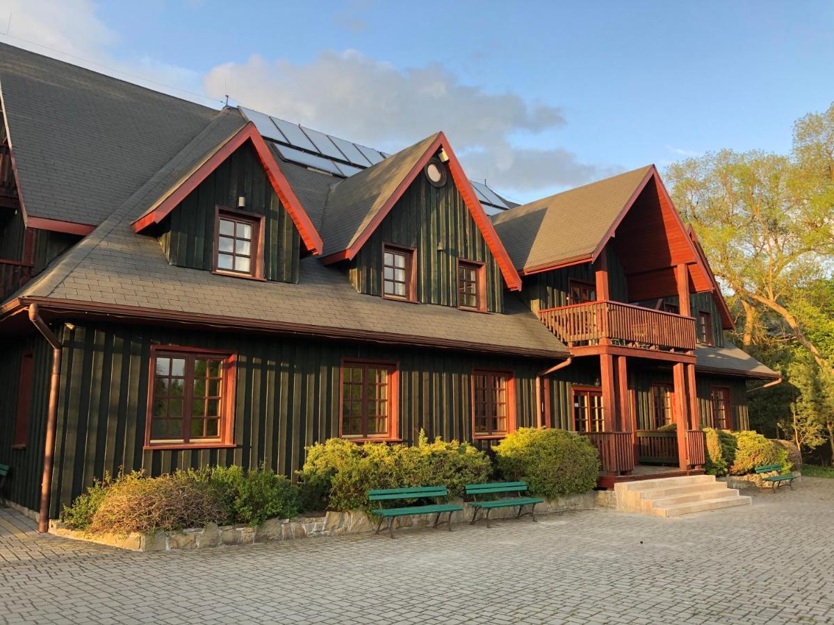 チョルシュティン Gosciniec Pod Smrekami Bed & Breakfast エクステリア 写真