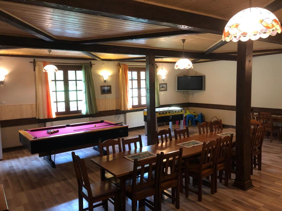 チョルシュティン Gosciniec Pod Smrekami Bed & Breakfast エクステリア 写真